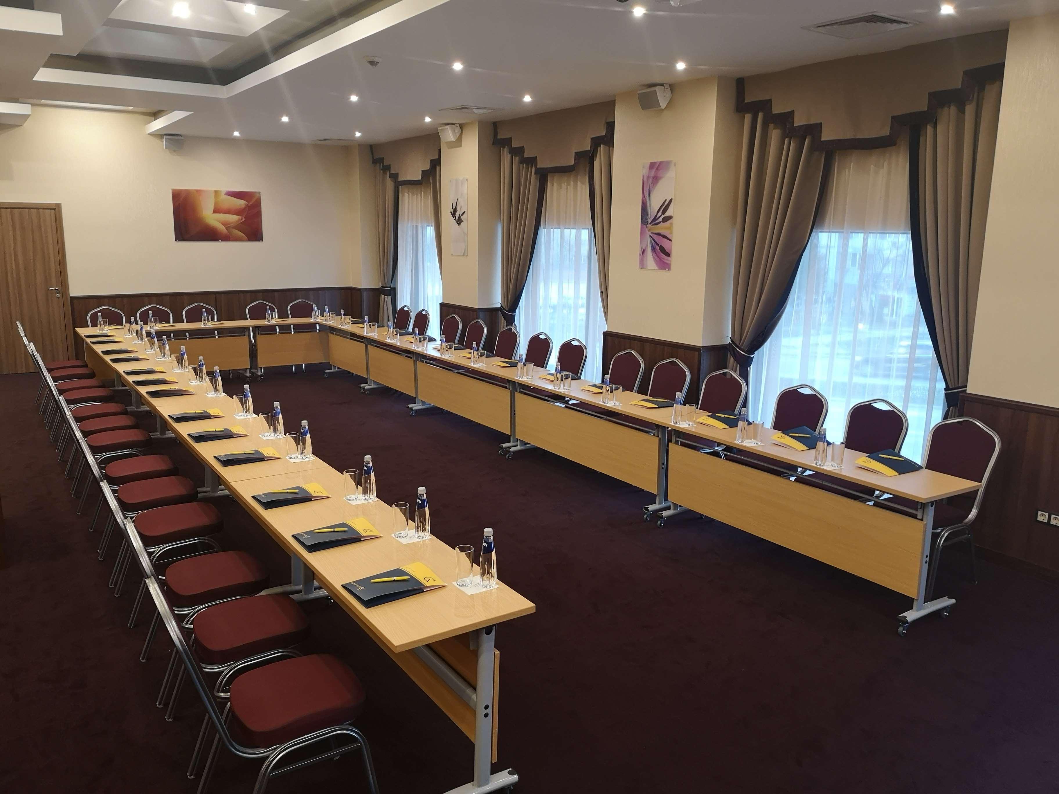 Hotel Golden Tulip Варна Екстер'єр фото