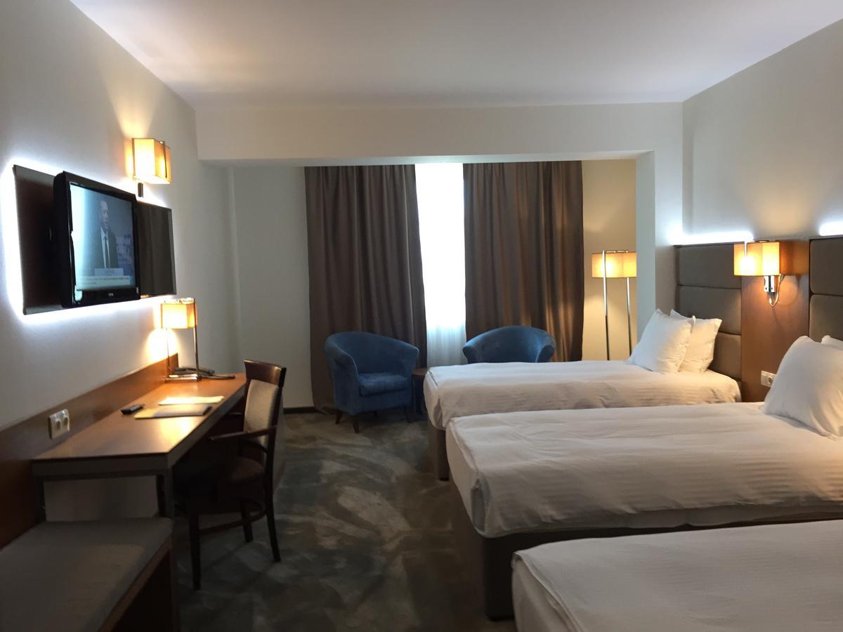 Hotel Golden Tulip Варна Екстер'єр фото